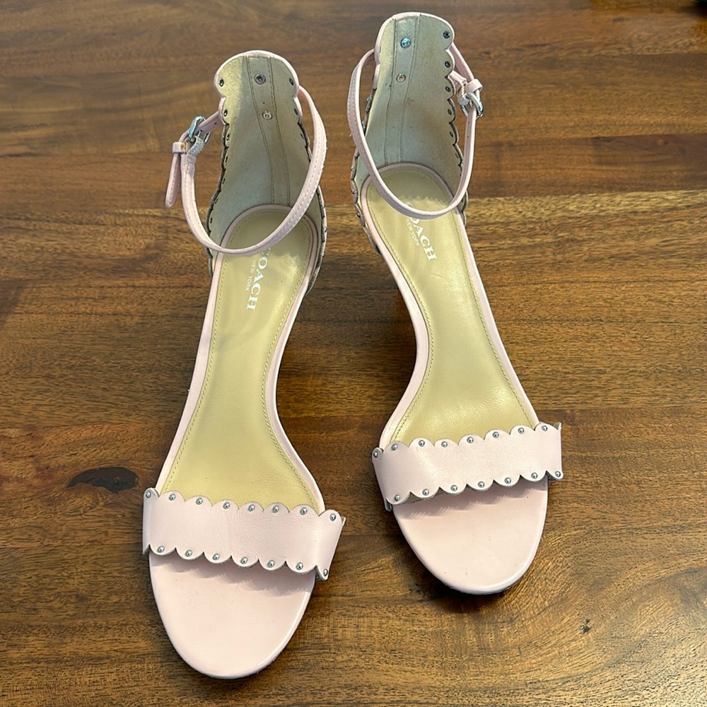 Coach Women's Monica Kitten Scalloped Leather Heel 8.0